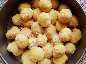 Karamelov monkey bread